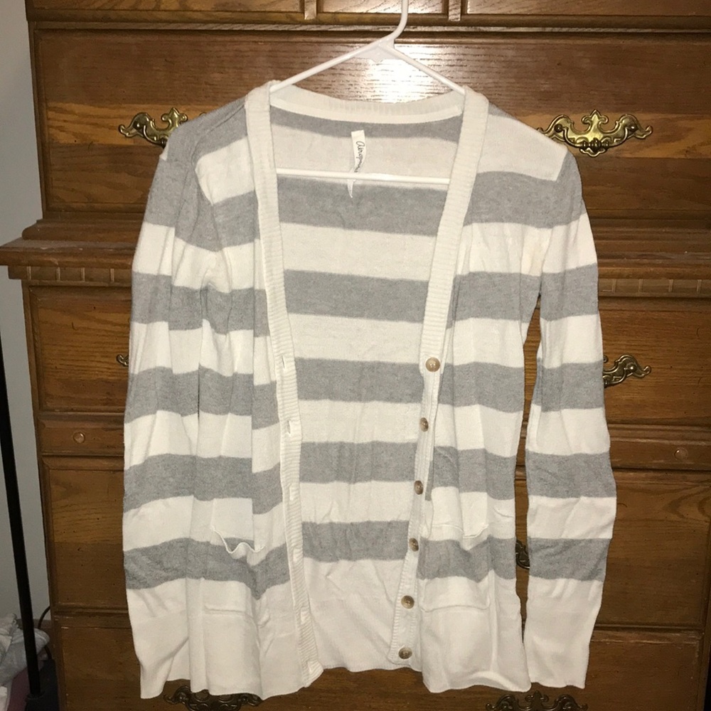 Cute striped cardigan!